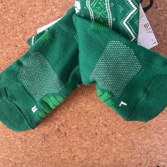 Nike Elite Santa Green Athletic Socks - Picture 5 of 5